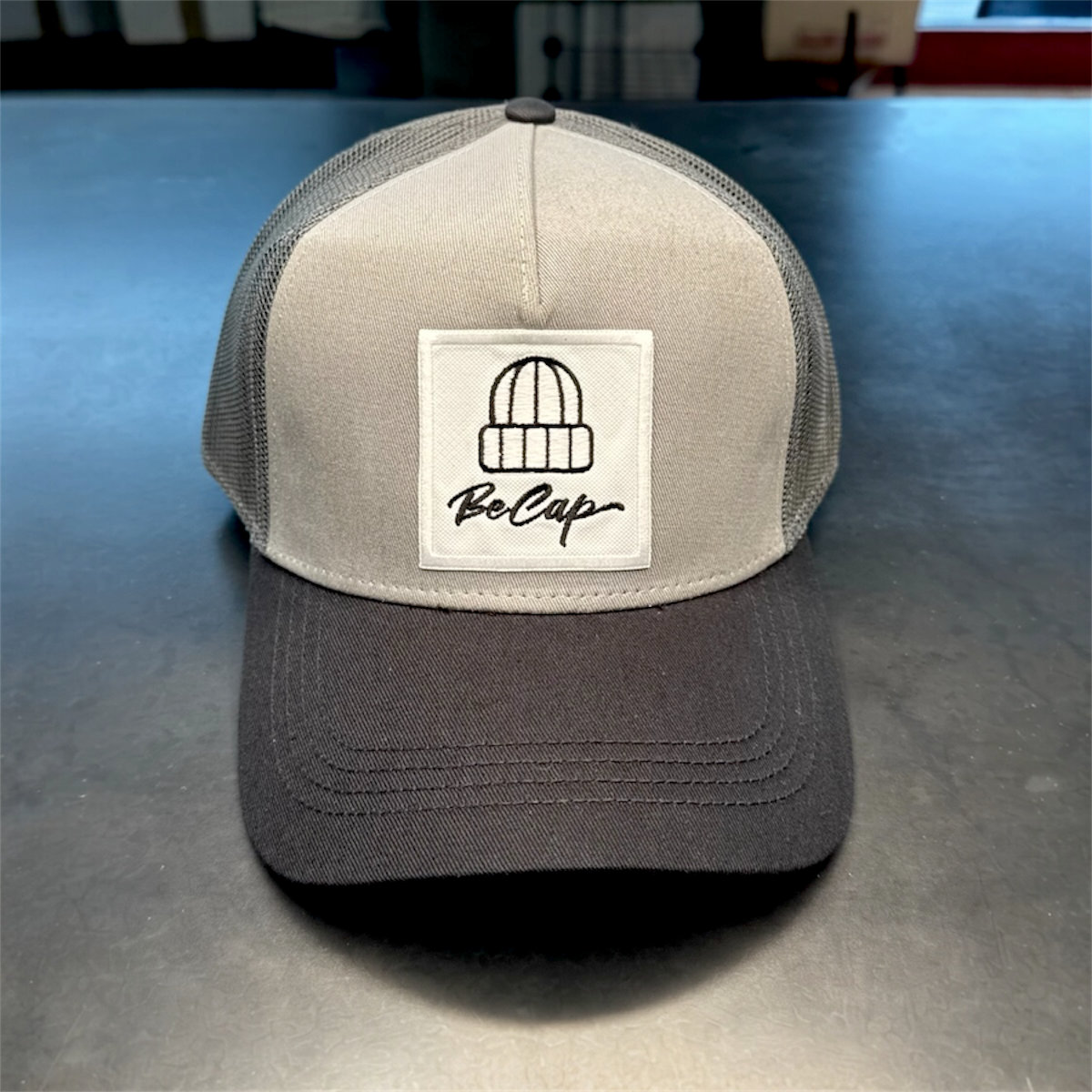 CAPPELLO RAPPER NERO GRIGIO