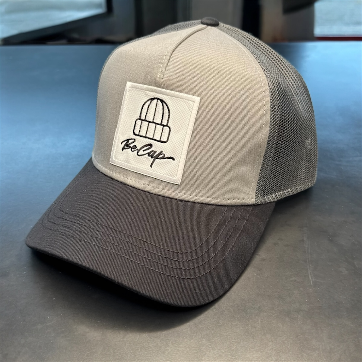 CAPPELLO RAPPER NERO GRIGIO