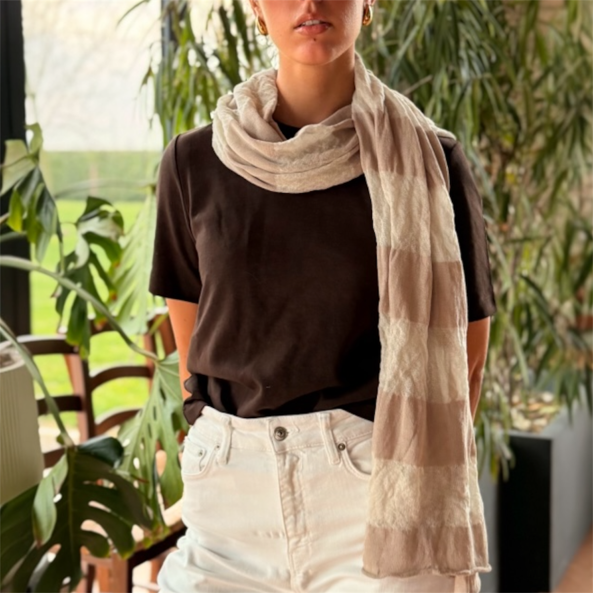 Stola riga cotone steel crema bianco indossato